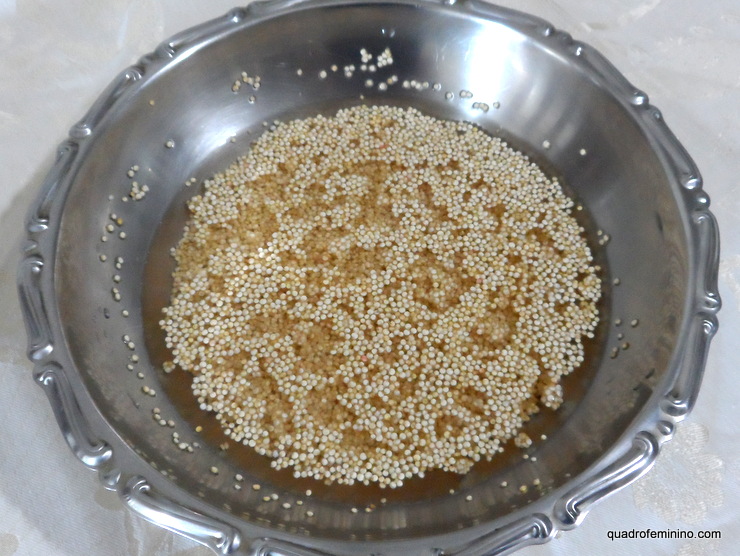 Como preparar quinoa em grão para substituir o arroz