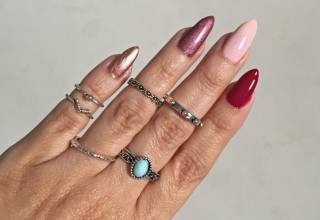 Unhas multicoloridas