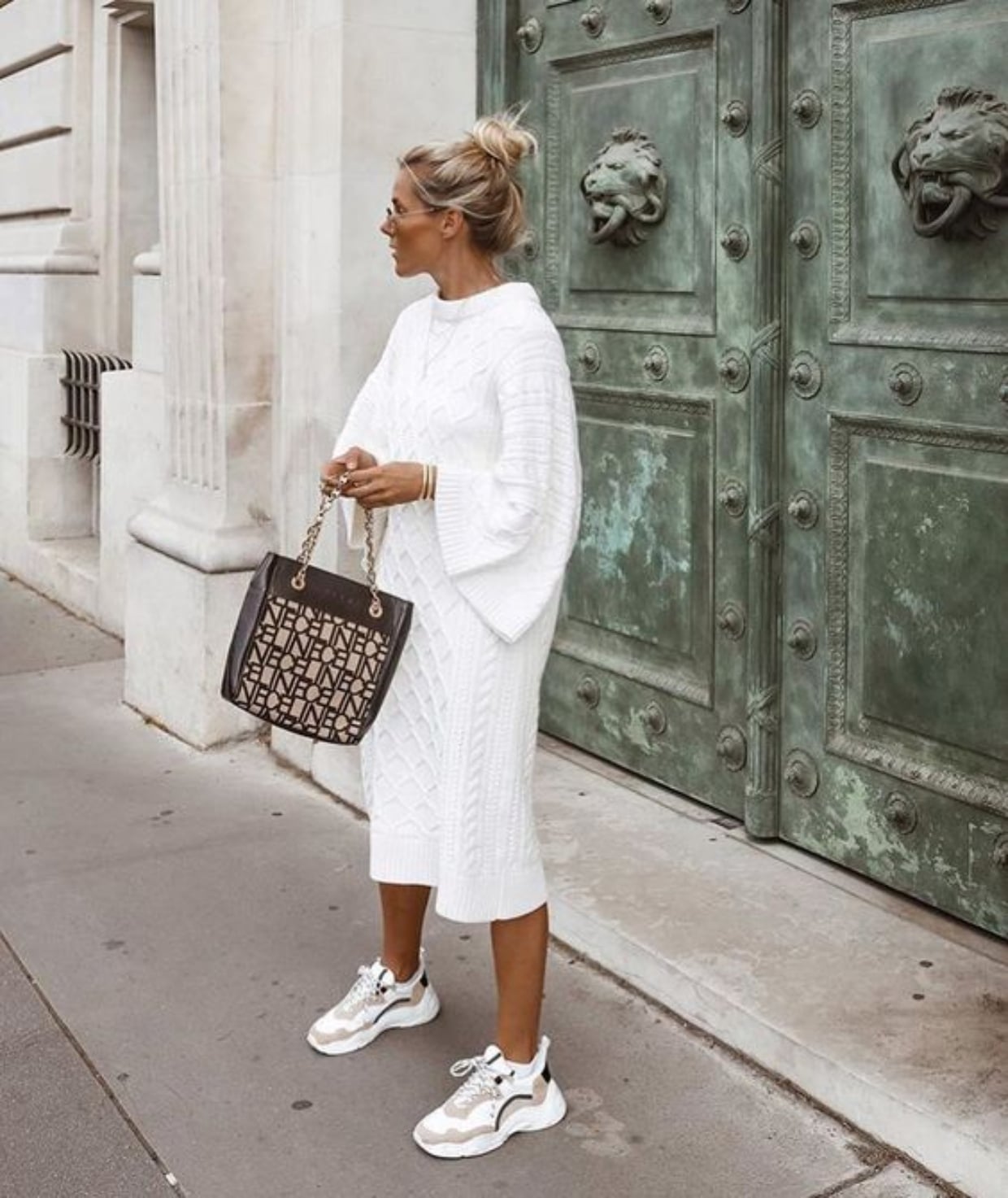 vestido minimalista branco de lã