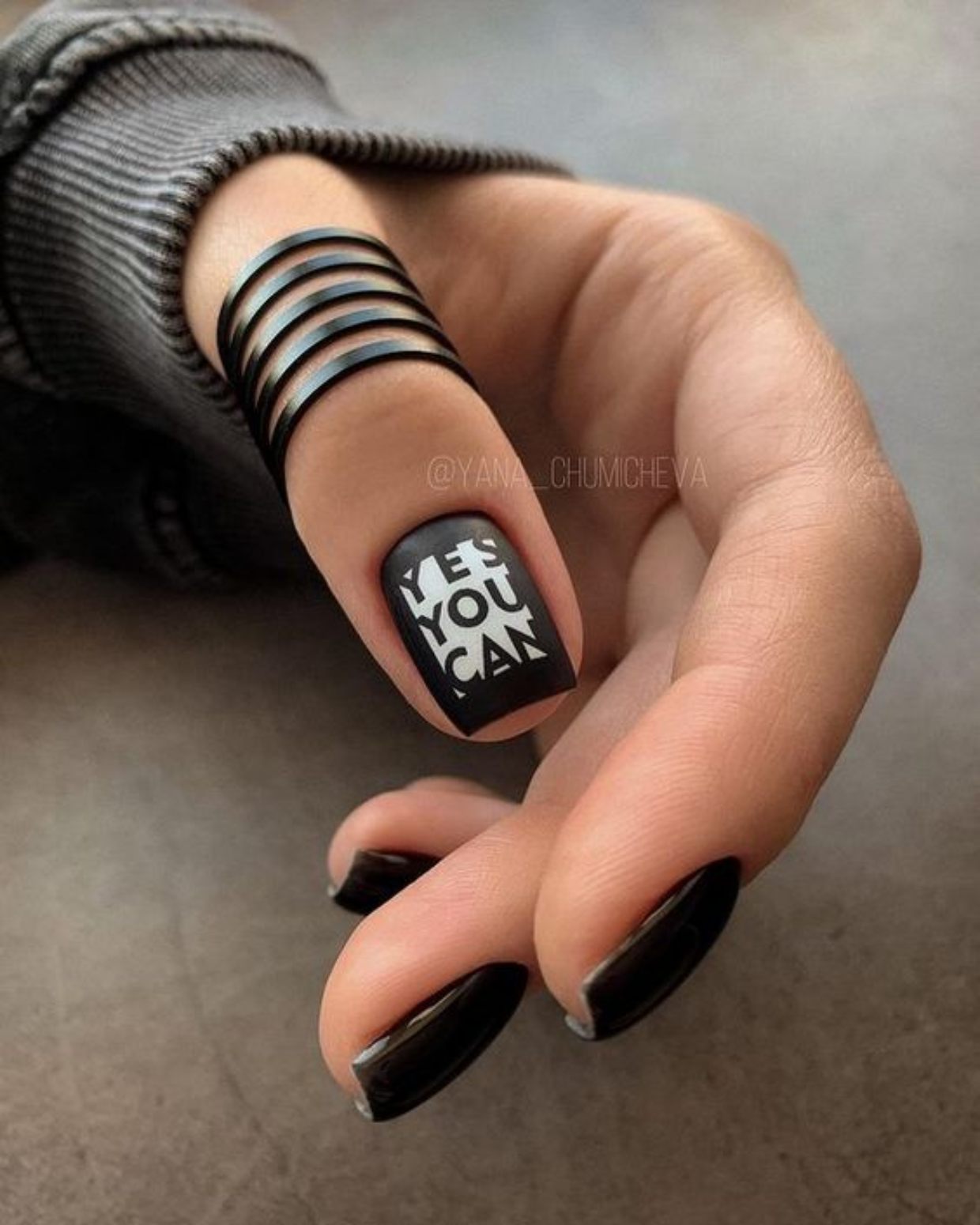tendencia Lettering nail art