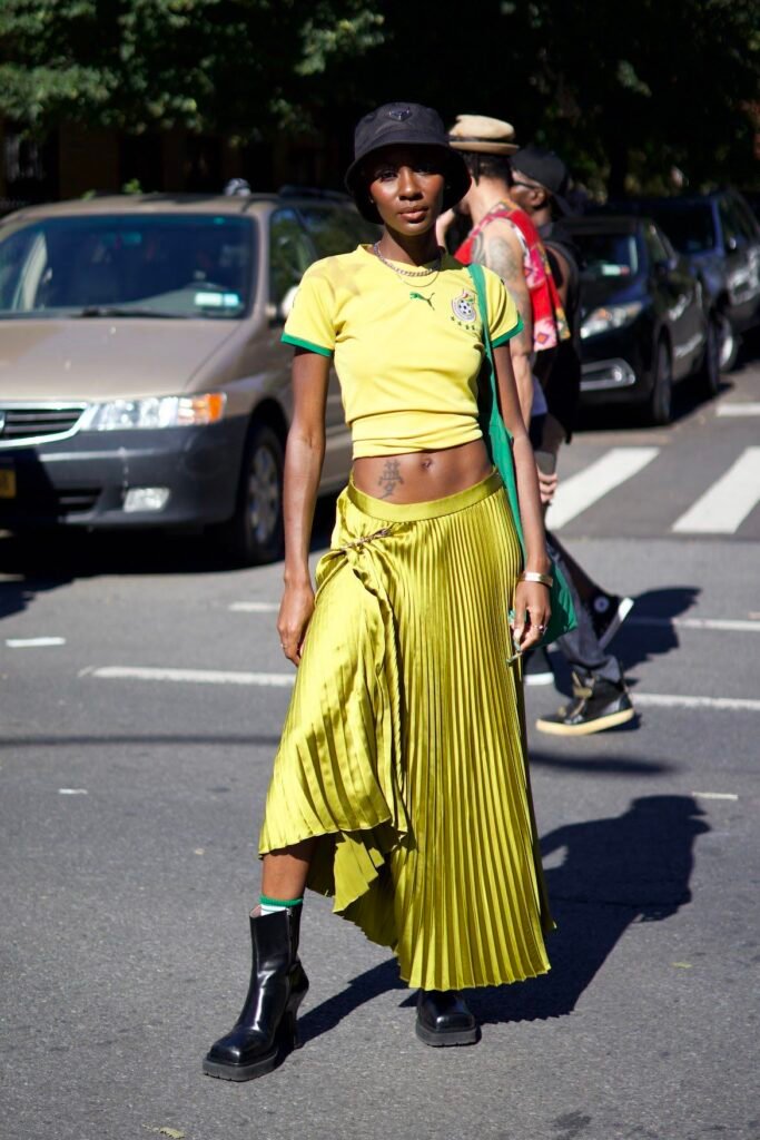 Copa do Mundo e a Tendência Brasilcore: Como Usar as Cores Verde e Amarelo na Moda e na Decoração 33 look fashionista