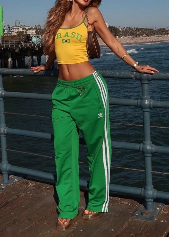 Copa do Mundo e a Tendência Brasilcore: Como Usar as Cores Verde e Amarelo na Moda e na Decoração 21 Verde e amarelo com branco