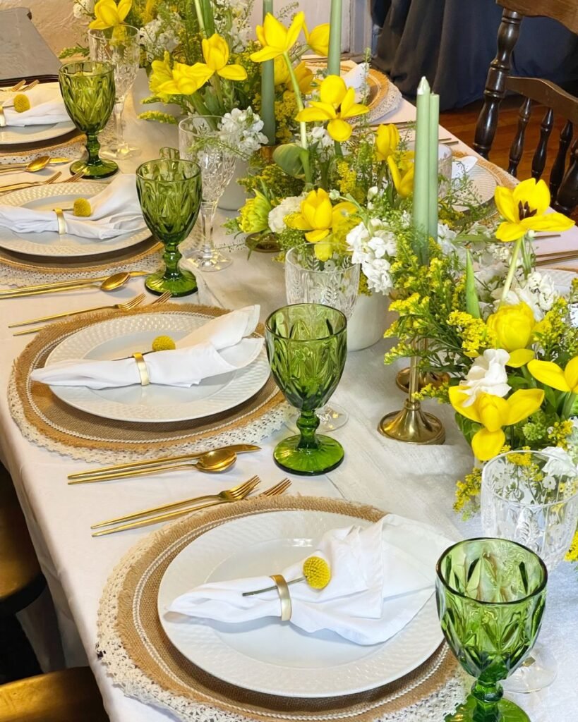Copa do Mundo e a Tendência Brasilcore: Como Usar as Cores Verde e Amarelo na Moda e na Decoração 45 Como montar uma mesa posta verde e amarela