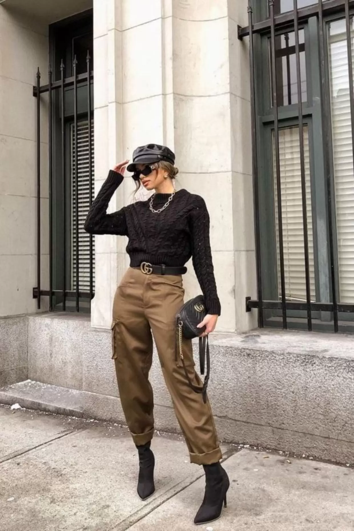 Calça cargo feminina: Como usar a tendência mais quente da temporada 40 calças cargo feminina