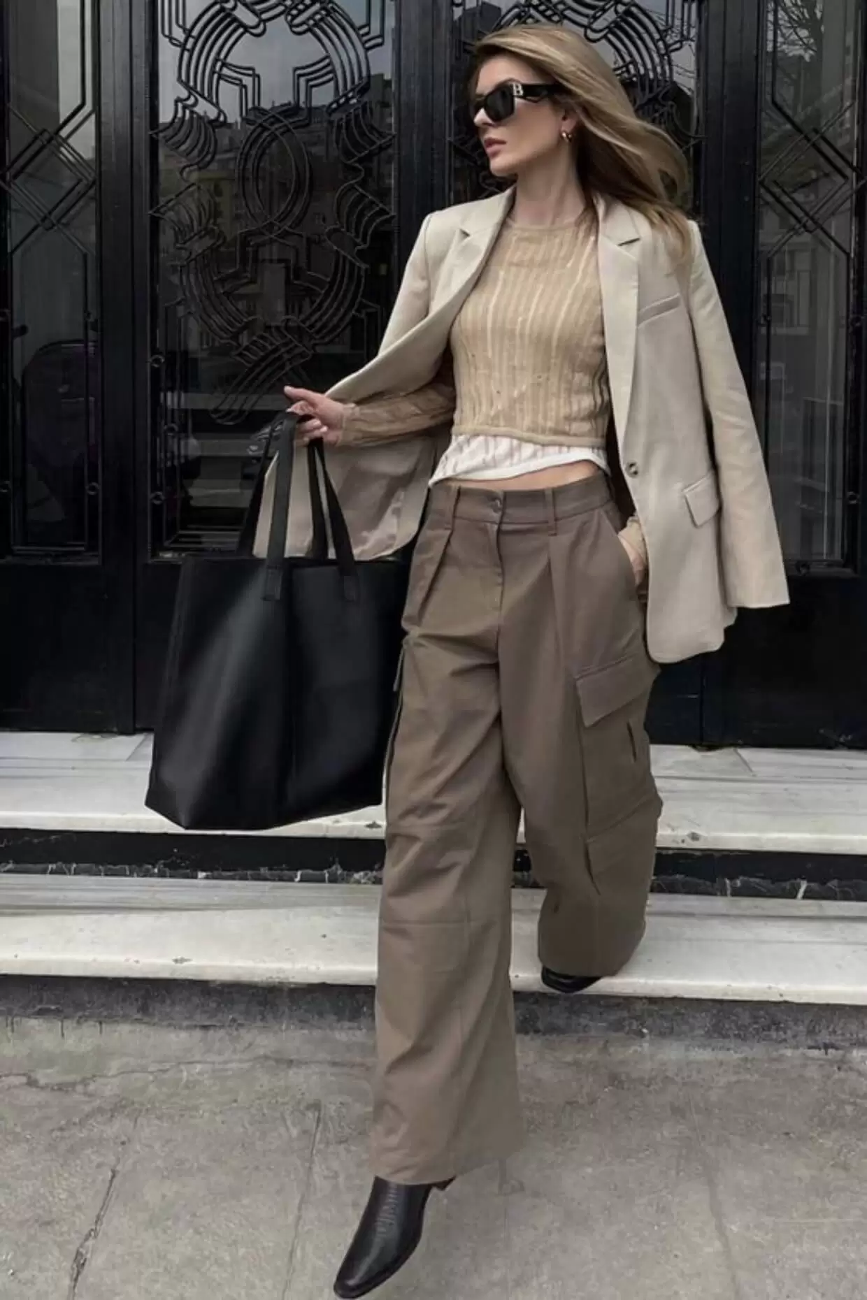Calça cargo feminina: Como usar a tendência mais quente da temporada 9 como usar calça cargo feminina