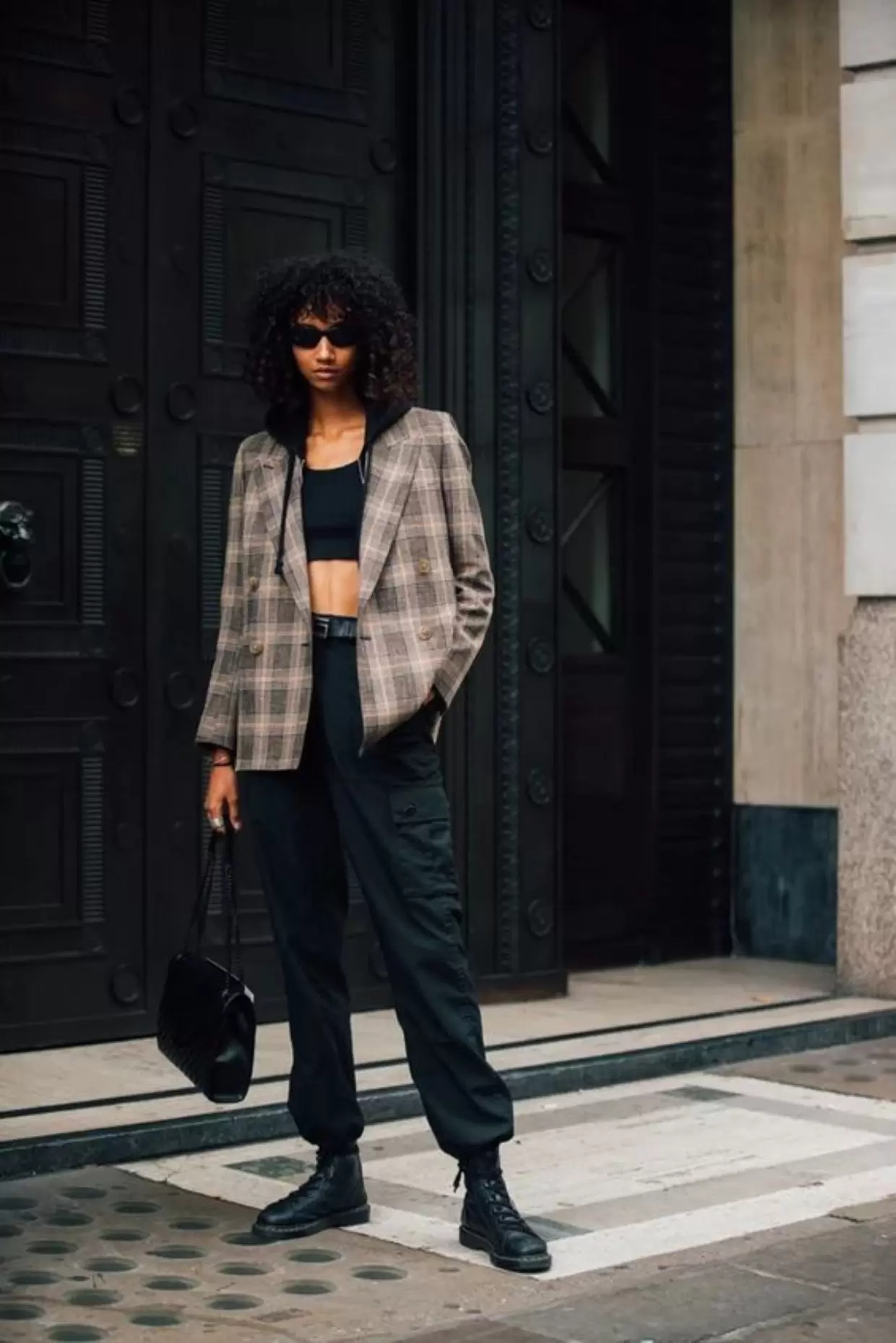 Calça cargo feminina: Como usar a tendência mais quente da temporada 30 como usar calça cargo feminina