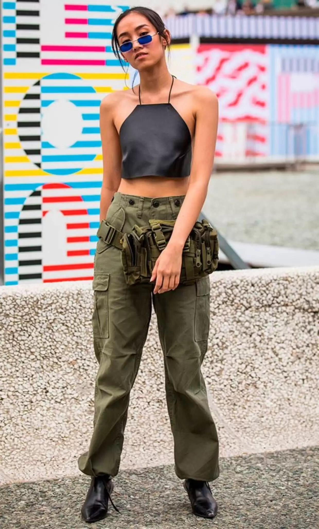 Calça cargo feminina: Como usar a tendência mais quente da temporada 28 calça cargo verde