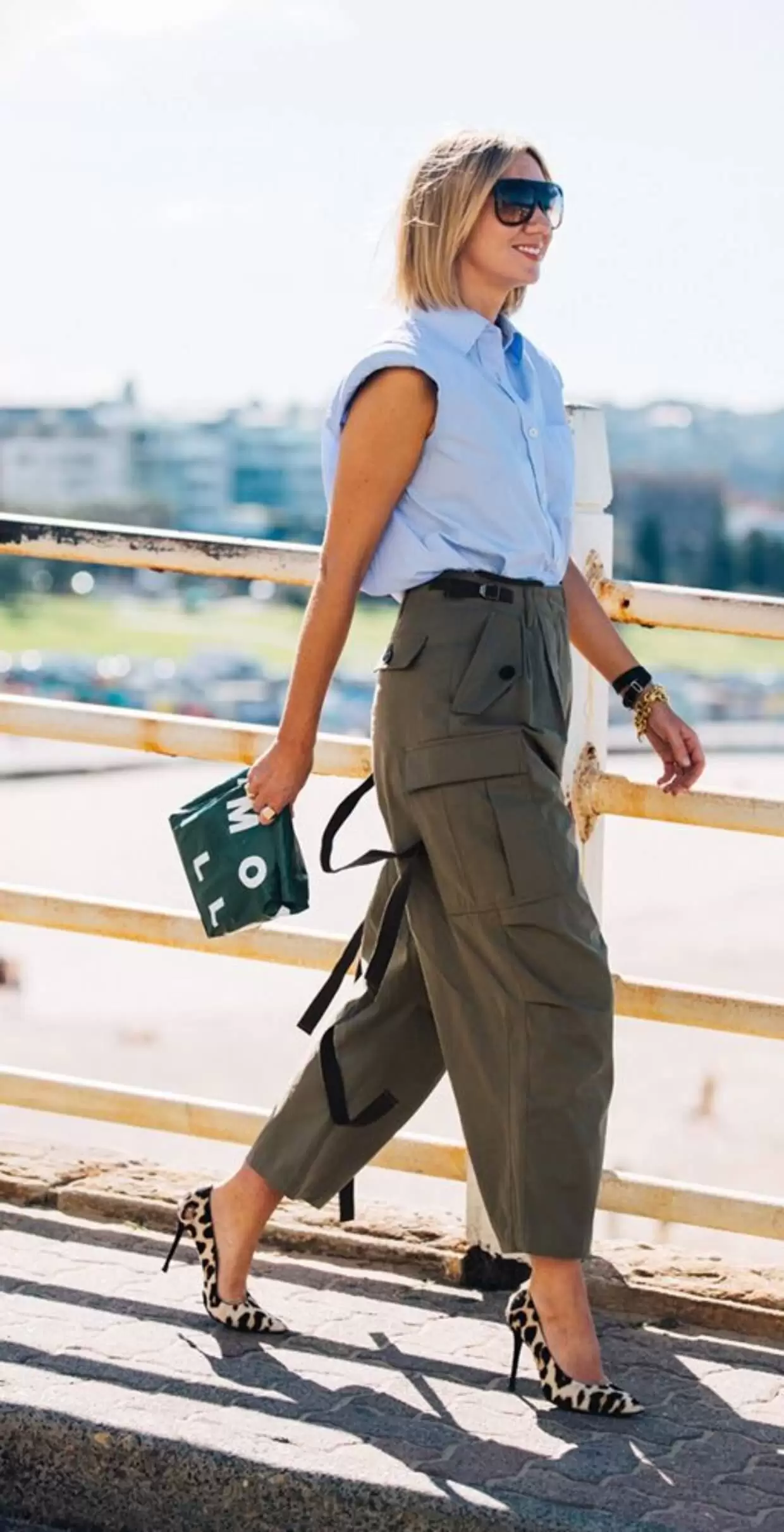 Calça cargo feminina: Como usar a tendência mais quente da temporada 20 looks com calça cargo feminina