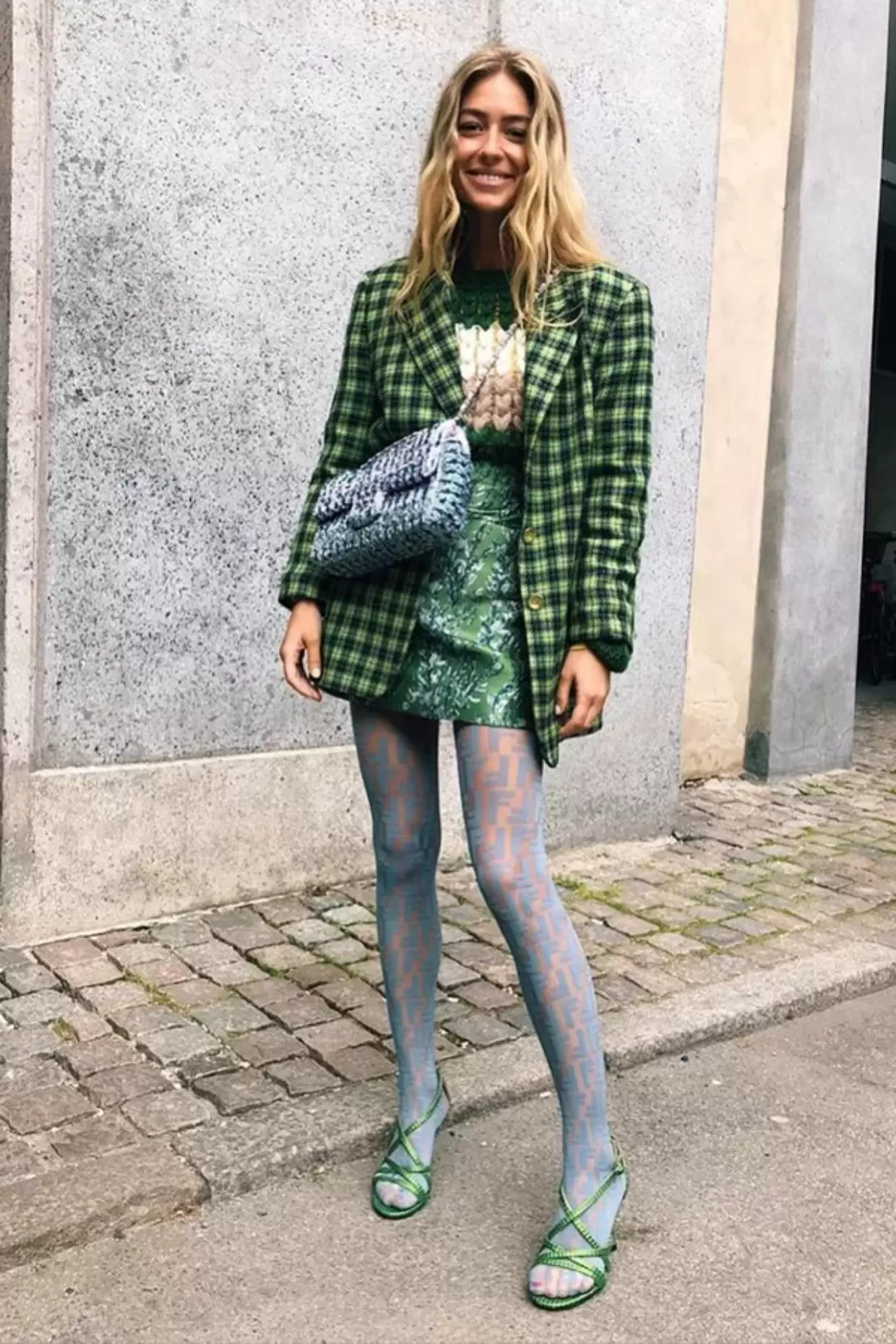 Pode usar meia calça com sandália ou sapato aberto na ponta? 19 sandália com meia calça colorida