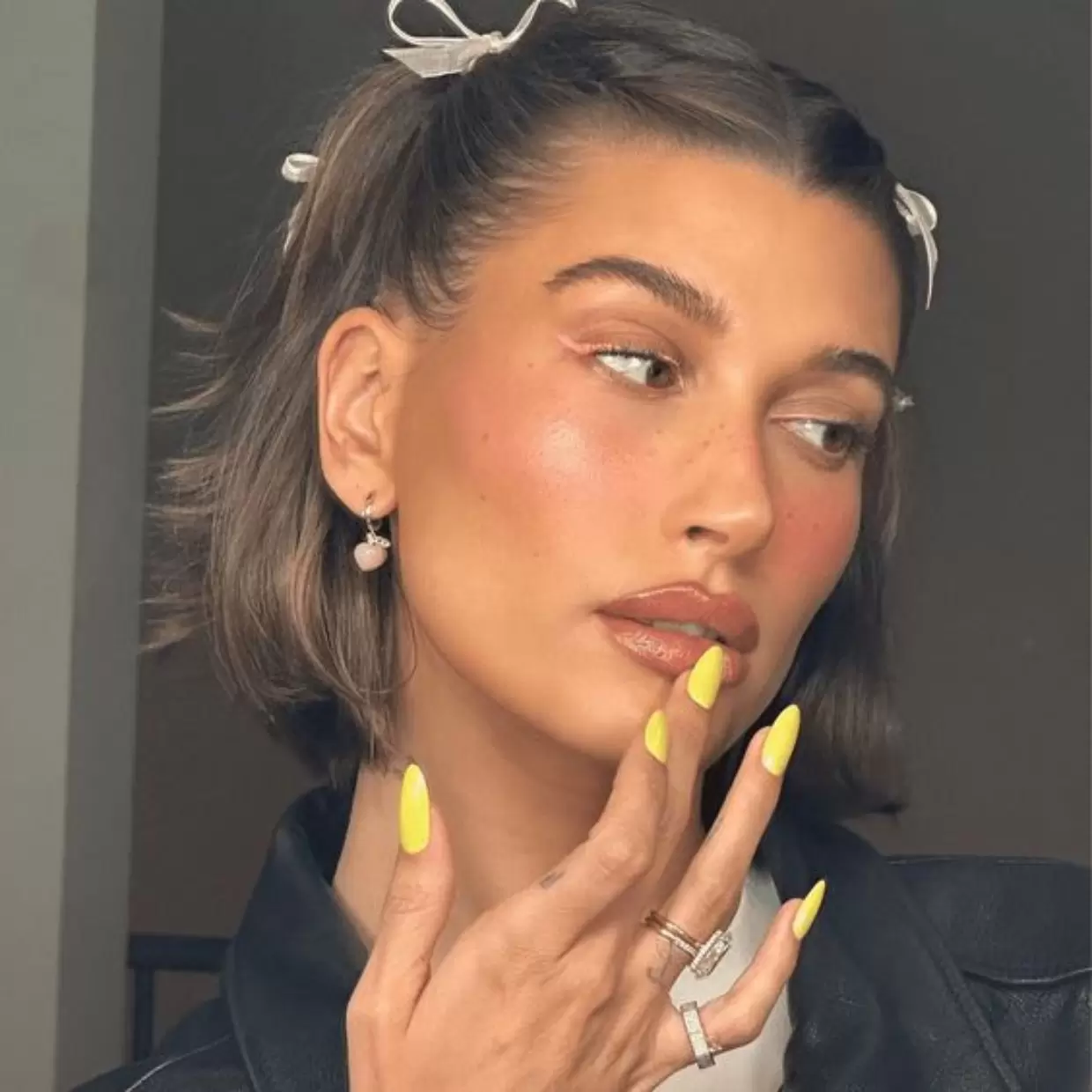 Tipos de Unhas: descubra o formato perfeito para você! 17 formatos de unhas Hailey Bieber