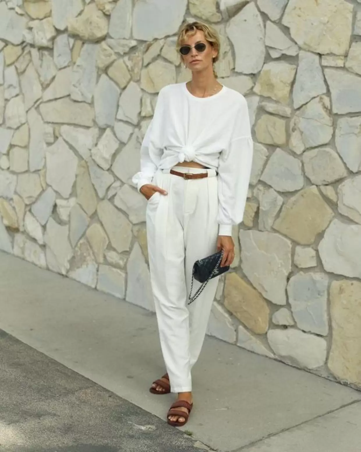 Look Calça baggy branca