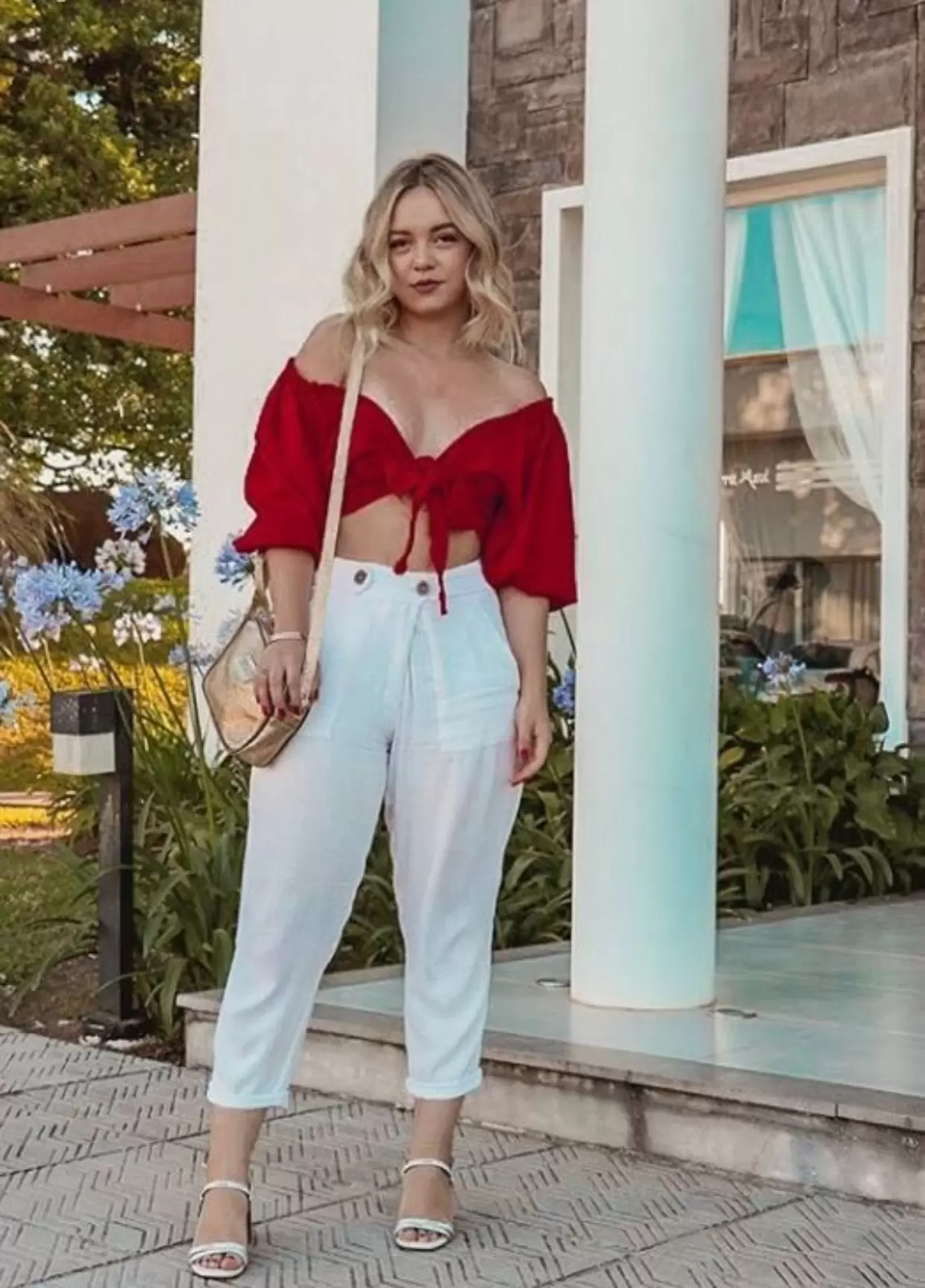 Look com calça branca