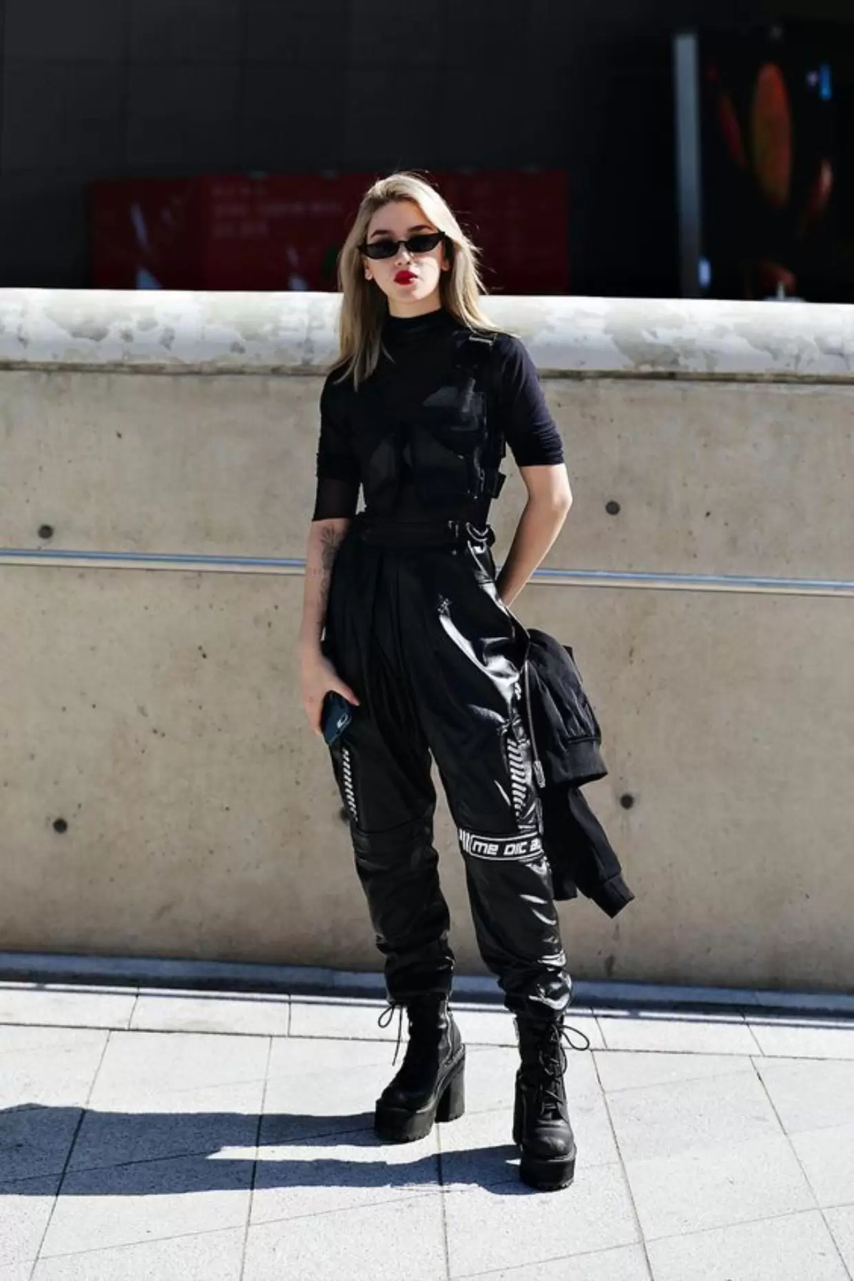 looks motociclista feminino