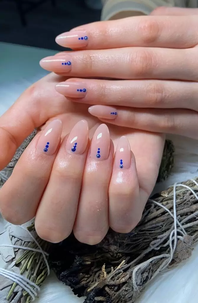 nail art minimalista