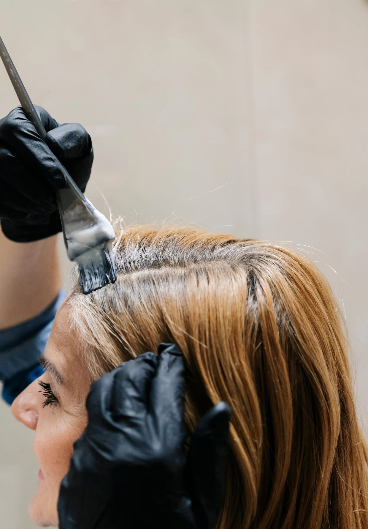 Passo a passo: como pintar o cabelo sozinha, em casa de forma segura e fácil 3 como pintar o cabelo em casa