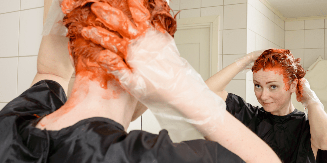 Passo a passo como pintar o cabelo sozinha