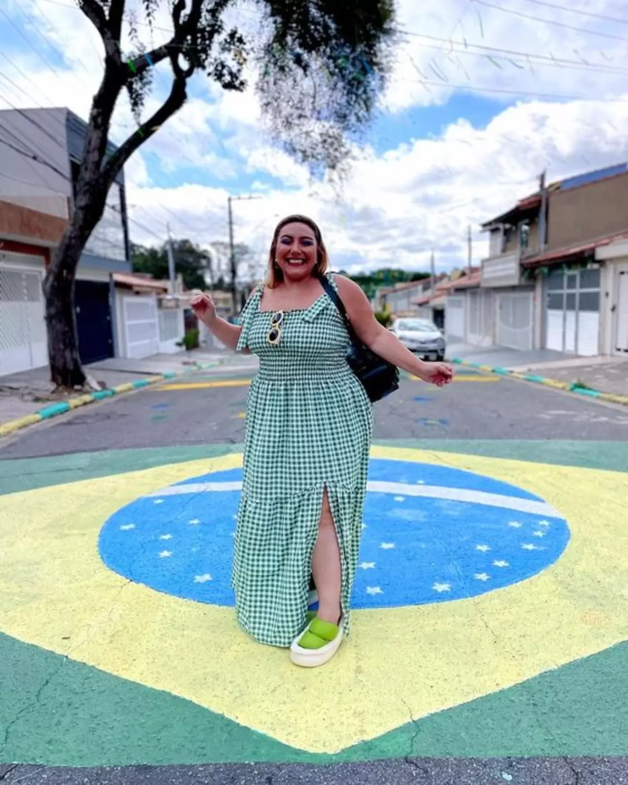 Dicas de como usar vestido em 2023: Tendências e estilos para arrasar 33 Looks com vestido longo