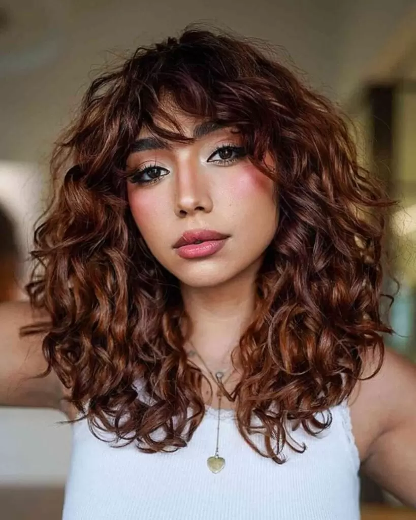Como finalizar cabelo ondulado - domine a arte para ter ondas incríveis 15 Cabelo ondulado com franja
