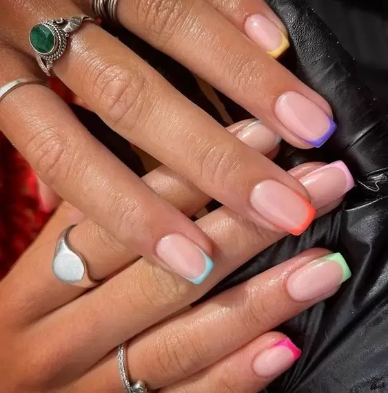 Estilo de Unhas Francesinha