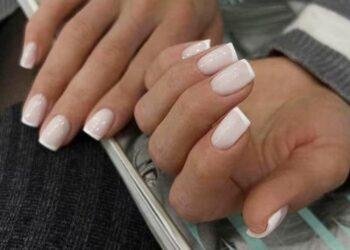 unhas francesinha decorada