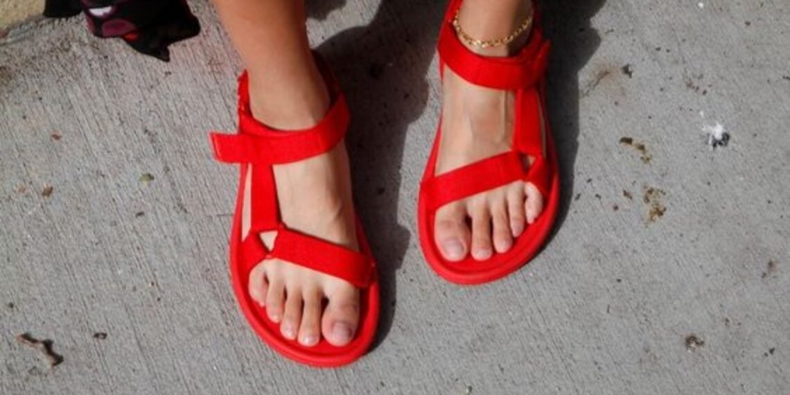 Como Usar Papete Feminina Looks: Descubra os Segredos da Sandália que Conquistou as Fashionistas 1 Como Usar Papete Feminina