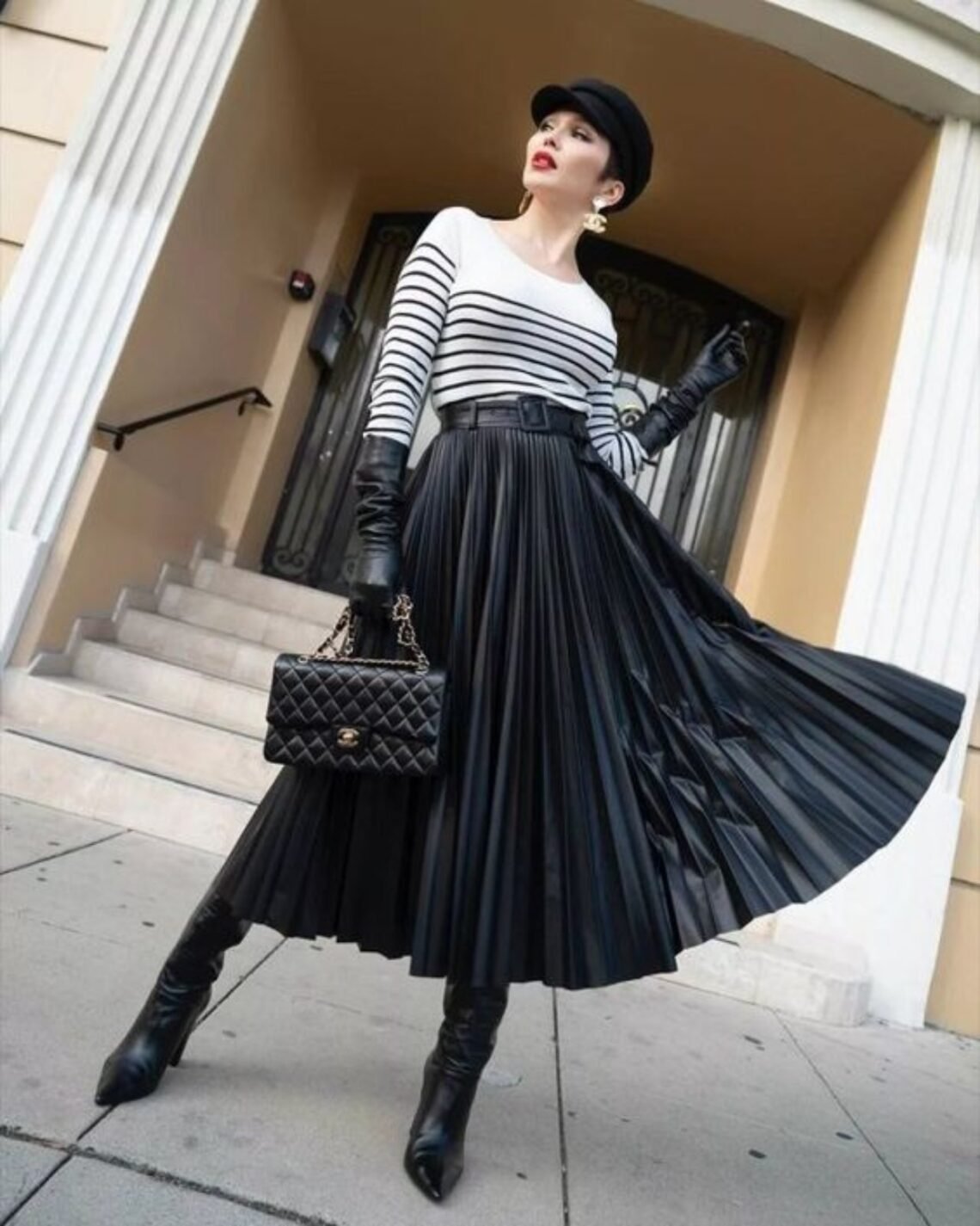 Looks com saia plissada preta longa e midi - como usar