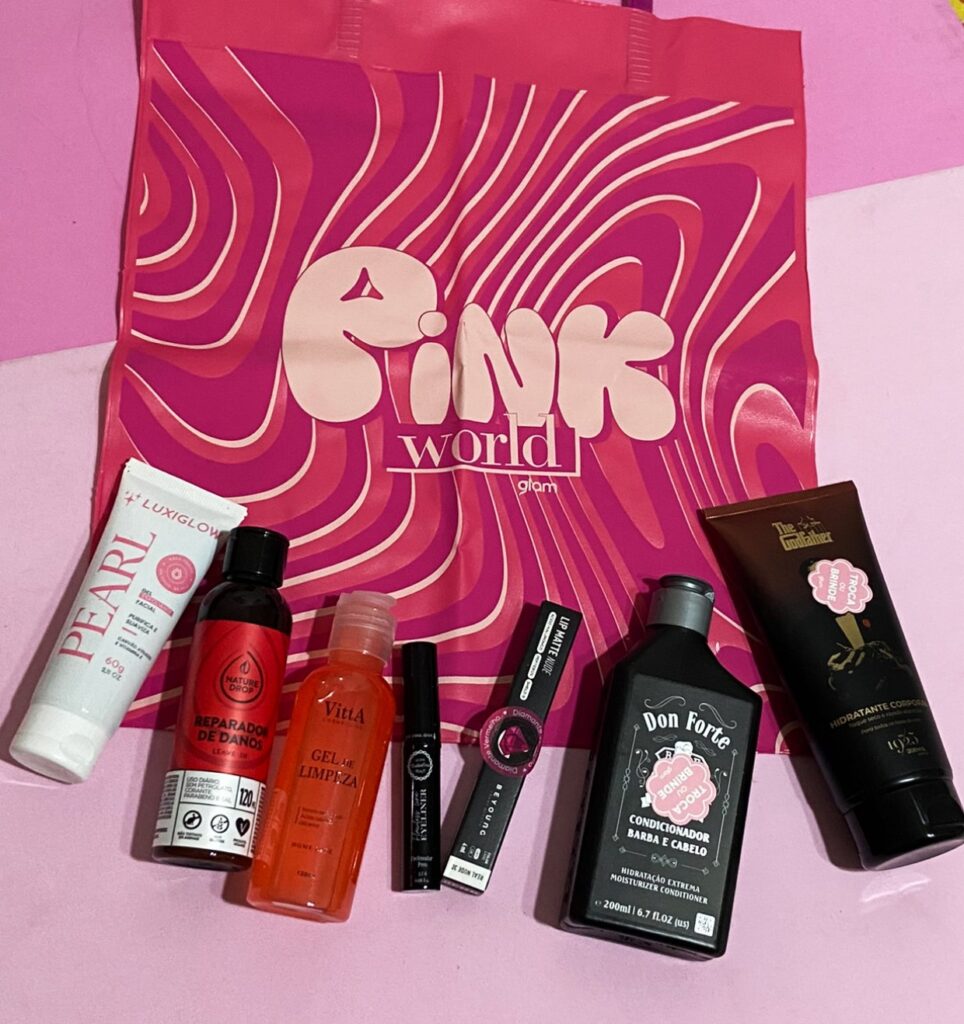 Glambox Pink World edição de abril de 2024