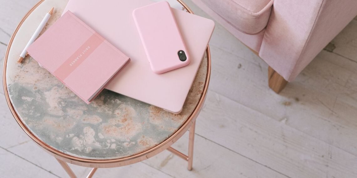 Moda Digital: Acessórios para Mulheres que Conectam Estilo e Praticidade 1 acessórios para mulheres conectadas