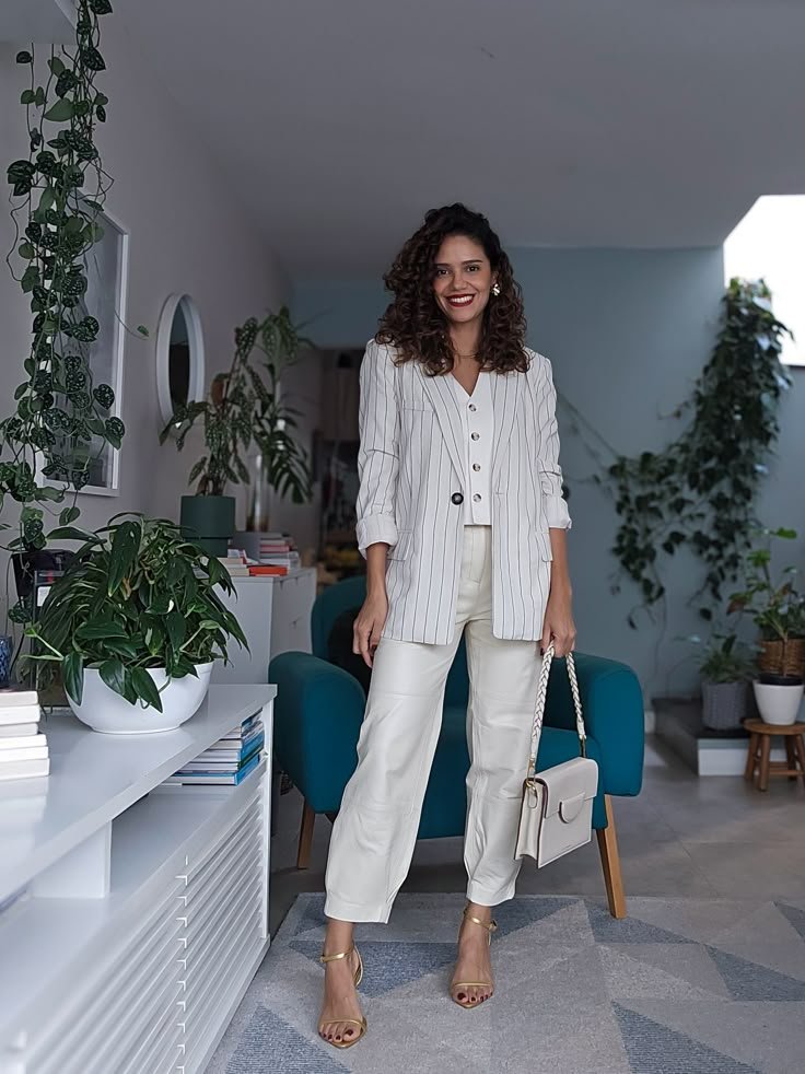 A Mágica da Terceira Peça: 6 Itens que Salvam Qualquer Look Sem Esforço 5 como usar a terceira peça