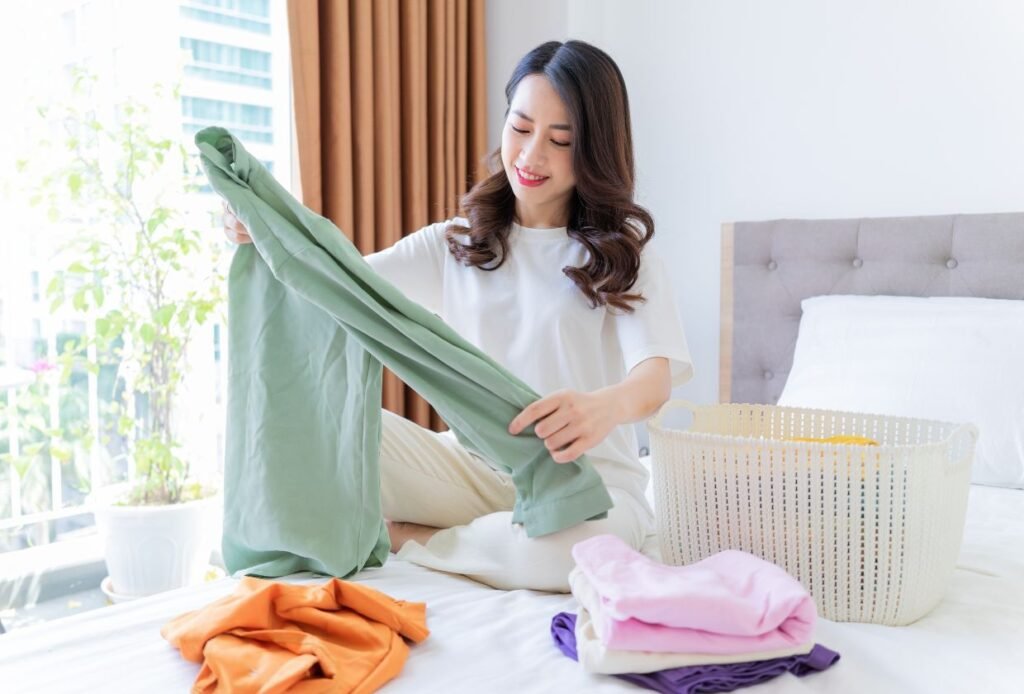 Dicas de Cuidados com Roupas Delicadas: Evite Danos e Faça Suas Peças Durarem Mais 10 Como Guardar Roupas Delicadas