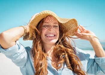 Cuidados com os Cabelos no Verão: Como Proteger os Fios do Sol, Mar e Piscina 12 Como Proteger os Fios do Sol, Mar e Piscina