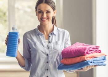 Dicas de Cuidados com Roupas Delicadas: Evite Danos e Faça Suas Peças Durarem Mais 9 Como Lavar Roupas Delicadas: Passo a Passo