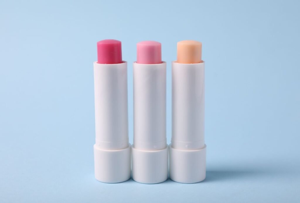 Qual é o Melhor Hidratante Labial Barato? Encontre os 10 Melhores Lip Balms para Cuidar dos Seus Lábios sem Gastar Muito 3 Melhor Hidratante Labial Barato