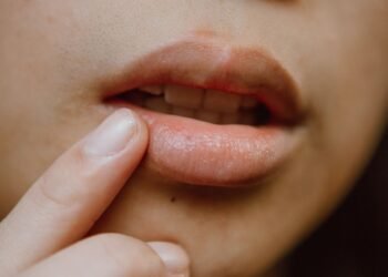 Como escolher o melhor hidratante labial para o seu tipo de lábio