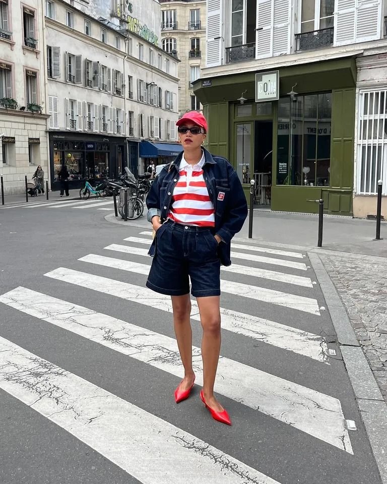 36 Looks com camisa polo feminina: inspirações que provam que essa peça é indispensável no guarda roupa 19 camisa polo feminina