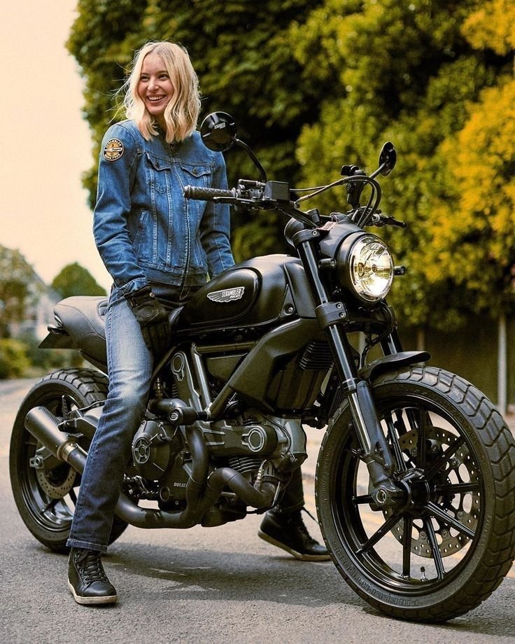 Looks para Andar de Moto: Como Criar um Visual Feminino, Seguro e Descolado 2 Look motoqueira