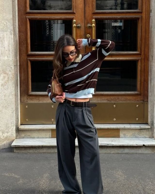 36 Looks com camisa polo feminina: inspirações que provam que essa peça é indispensável no guarda roupa 12 Camisa polo feminina com alfaiataria
