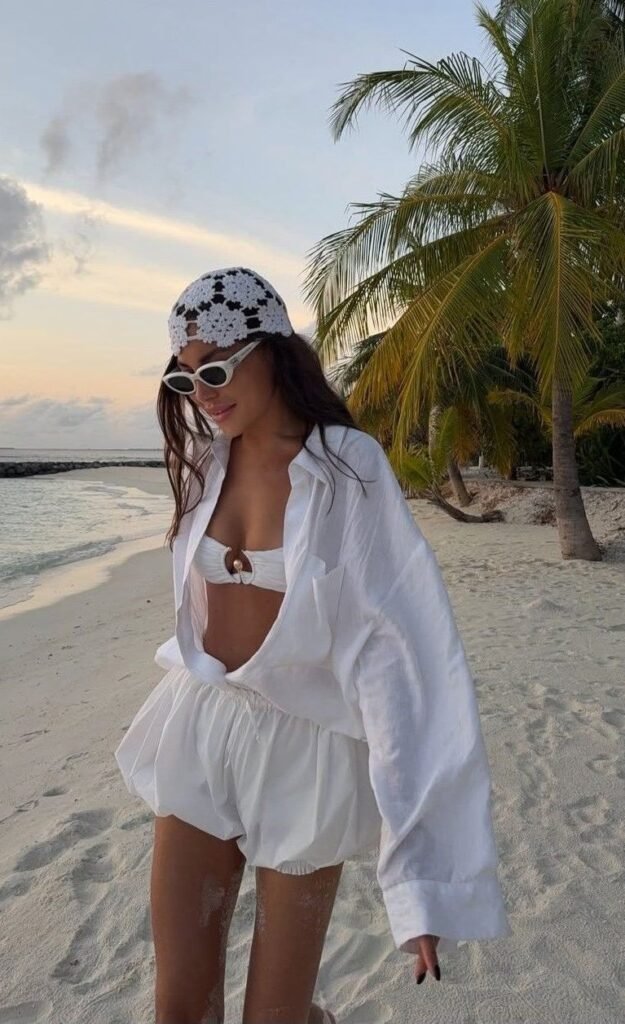 Looks com Touca de Crochê Adulto virou febre entre as fashionistas: Estilo, Conforto e Inspirações para Você Arrasar 19 Looks com Touca de Crochê Branca