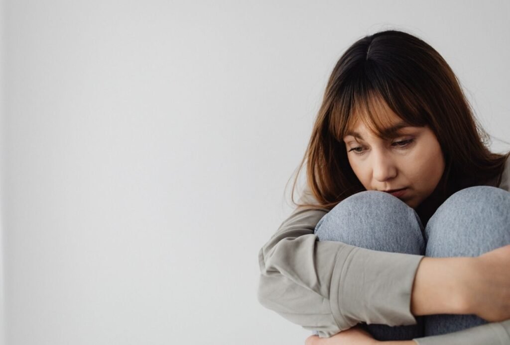 Como desapegar sem dor: um guia emocional para soltar o que já não faz sentido 5 Como desapegar sem dor