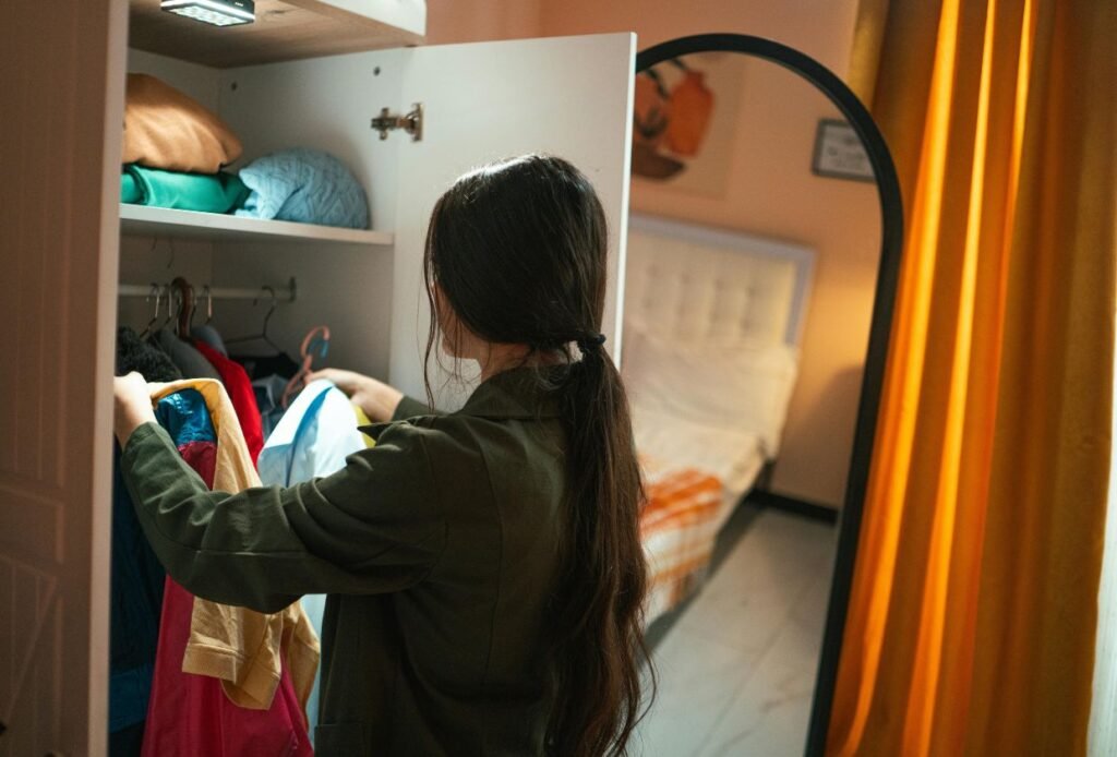 Como criar rotina de organização leve para quem vive cansada: como manter a casa em ordem sem se esgotar 4 Criar rotina de organização