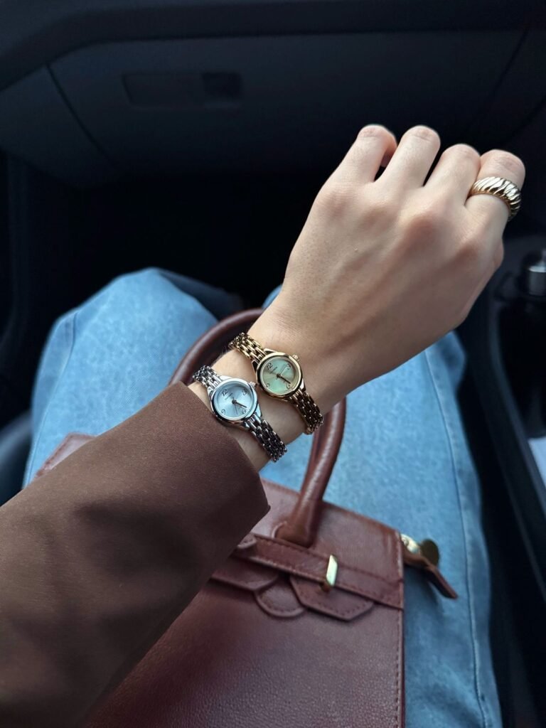 Usar dois relógios no mesmo braço ou um em cada braço