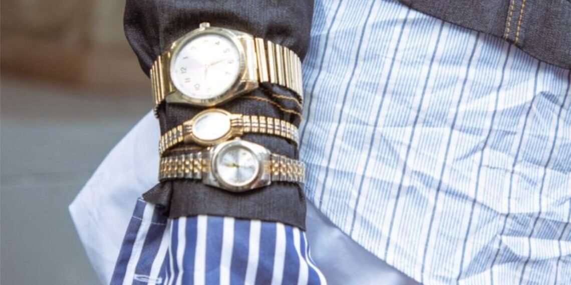 Usar Dois Relógios: Tendência Fashion, Significado e Como Apostar Sem Errar no Estilo