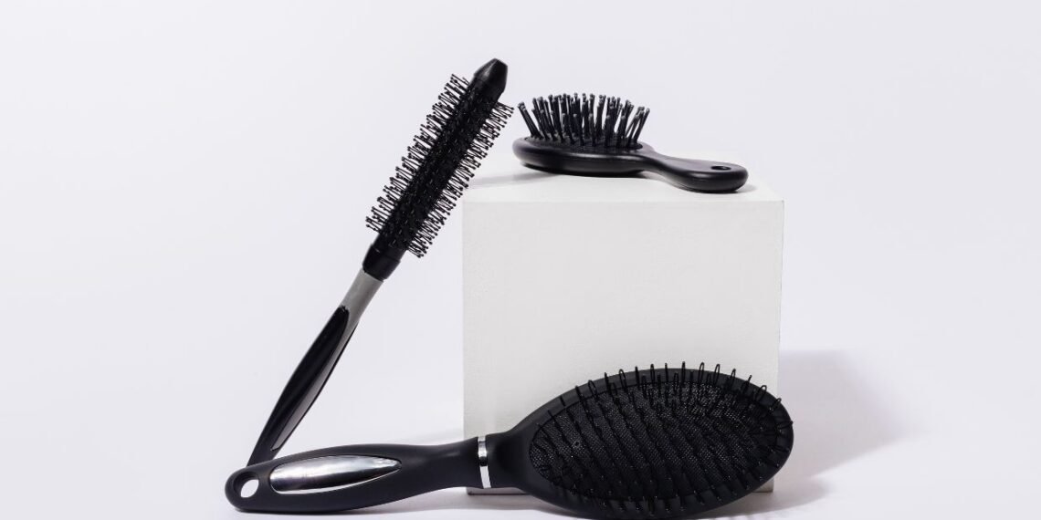 Escova raquete ou escova redonda: qual escolher? 1 Escova raquete ou escova redonda qual a melhor