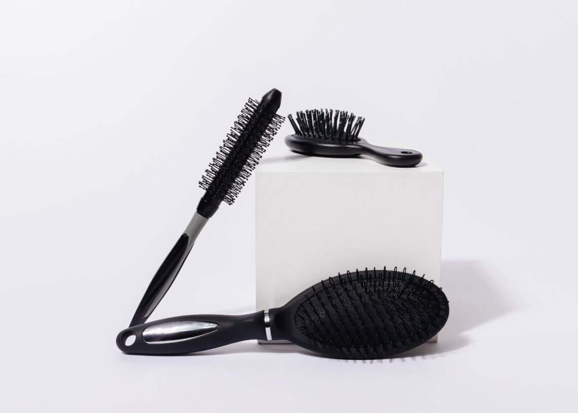 escova raquete ou escova redonda