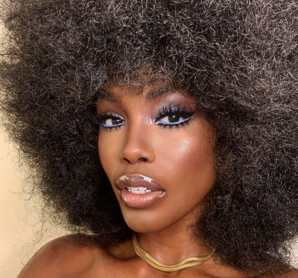 Cílios Postiços ou Máscara de Cílios?