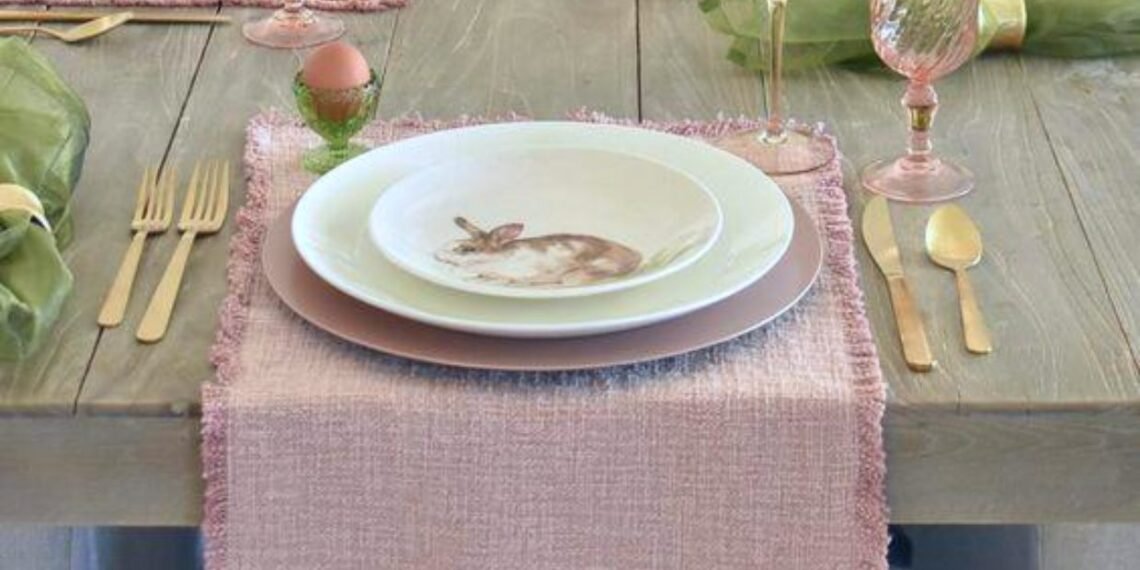 7 ideias de mesa de páscoa: transforme sua celebração em um momento inesquecível 1 Mesa de páscoa simples e charmosa