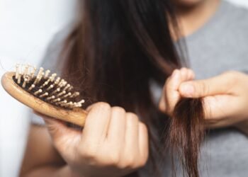 Causa da Queda de cabelo feminino