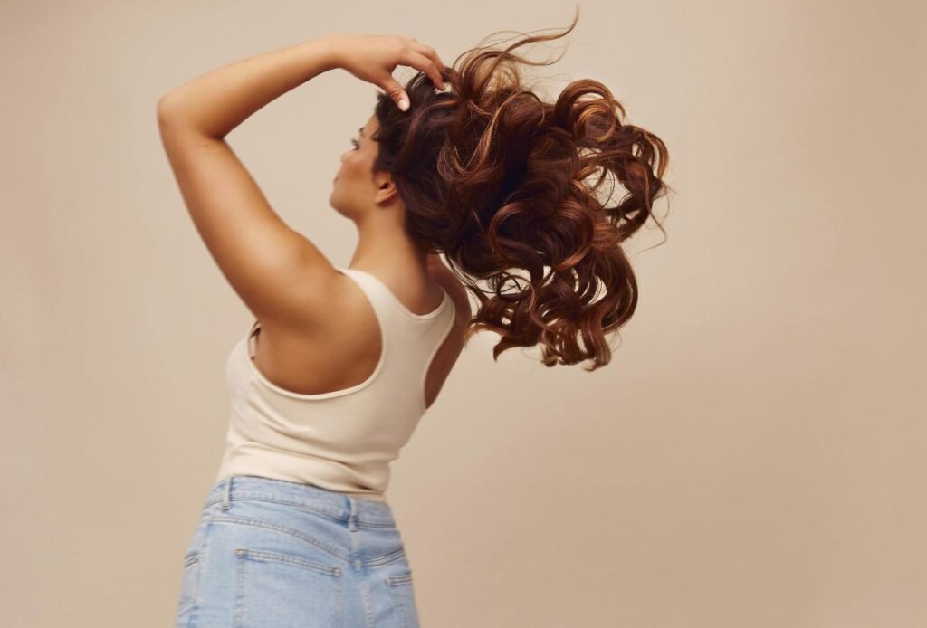 Queda de cabelo feminino: causas comuns e o que realmente pode ajudar 3 queda de cabelo