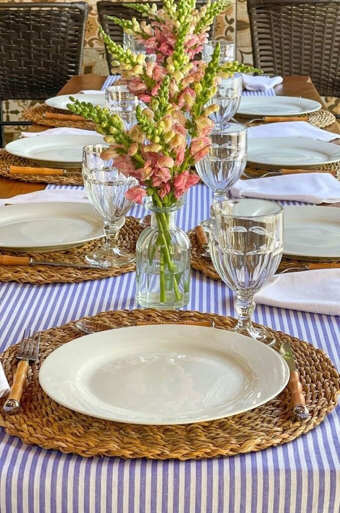 Mesa posta Dia das Mães estilo rústico e aconchegante