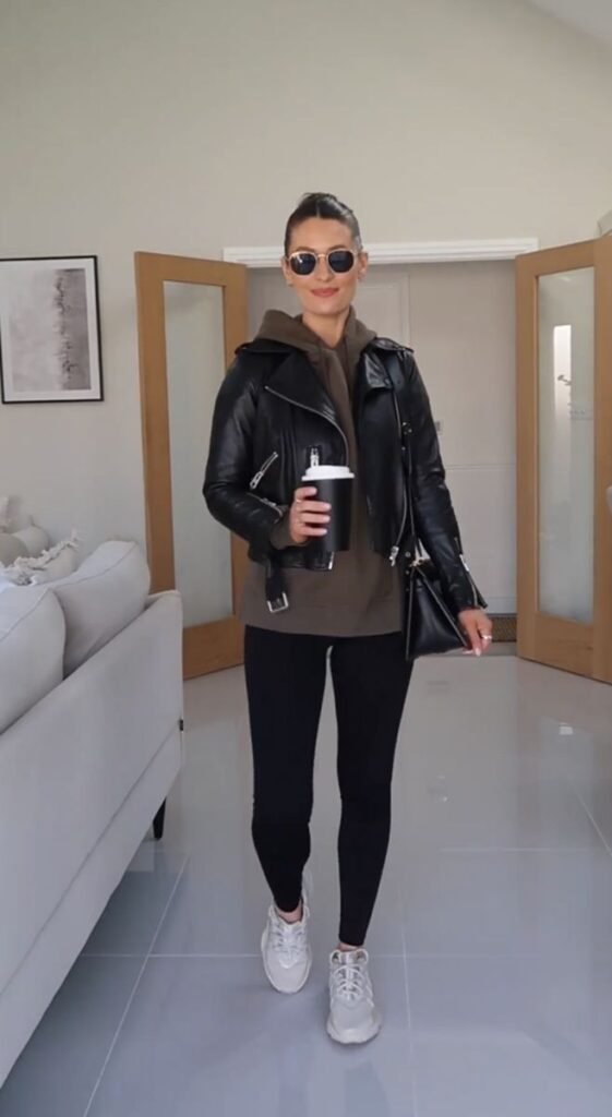 Looks com moletom feminino para diversas ocasiões: 15+ Ideias Estilosas para usar de Casa ao Trabalho em 2026 10 Looks com legging para inverno
